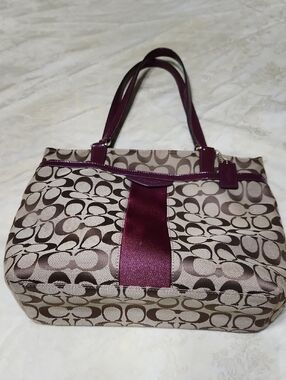 Coach Signature VINTAGE Tote with Burgundy Trim and Beige Jacquard